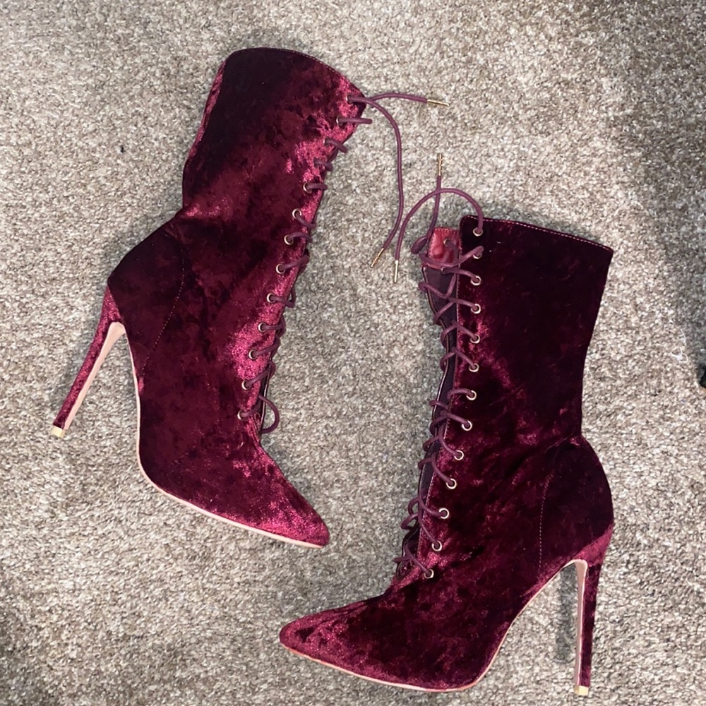 Heel booties